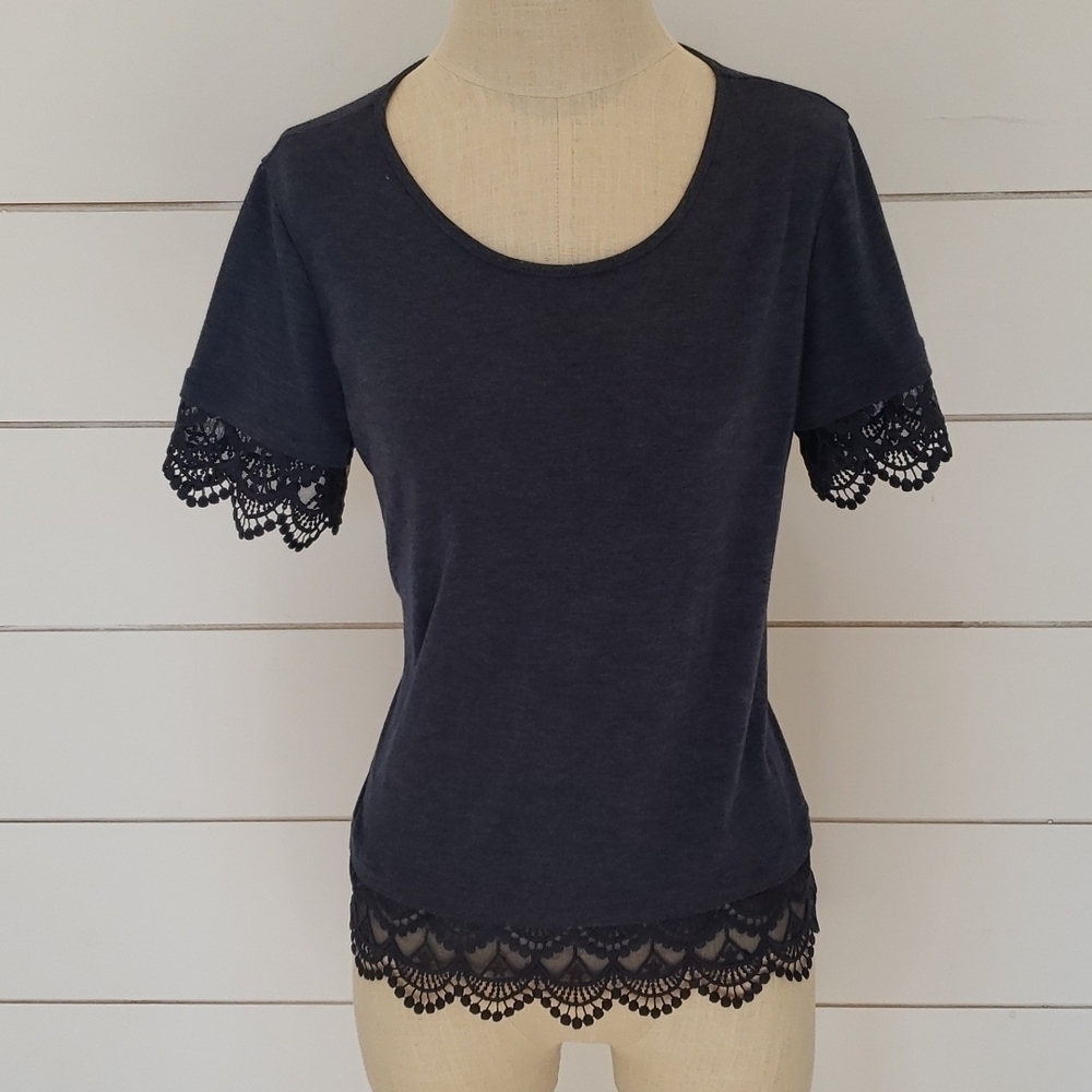IVY RIDGE medium blue t-shirt with lace